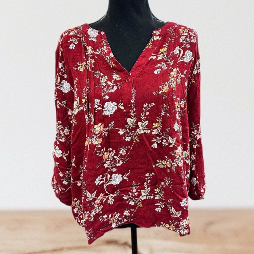Burgundy Floral Blouse – Soft & Sophisticated 🌺